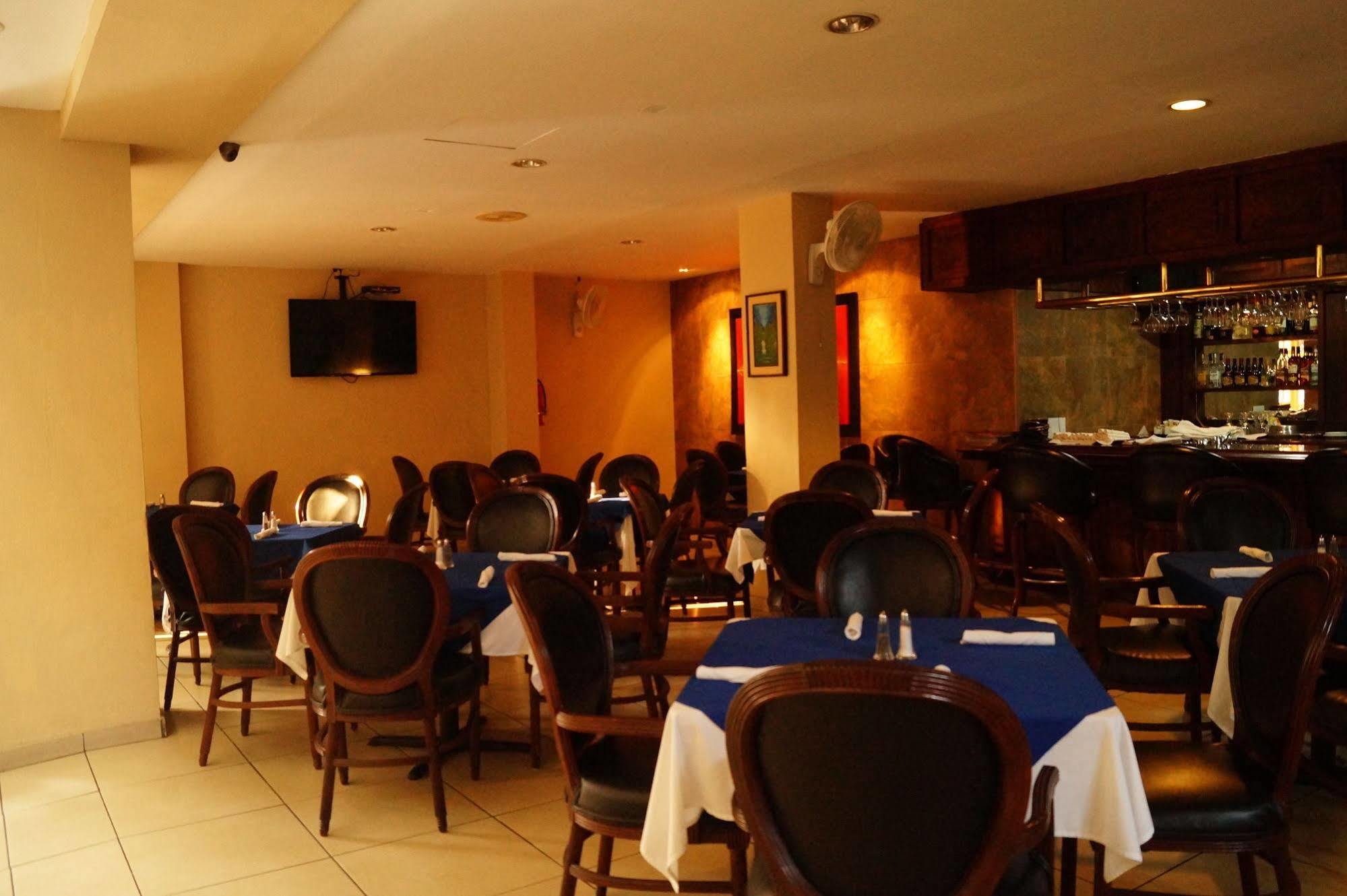 Siesta Hotel And Casino Antiguo Cuscatlan Ngoại thất bức ảnh